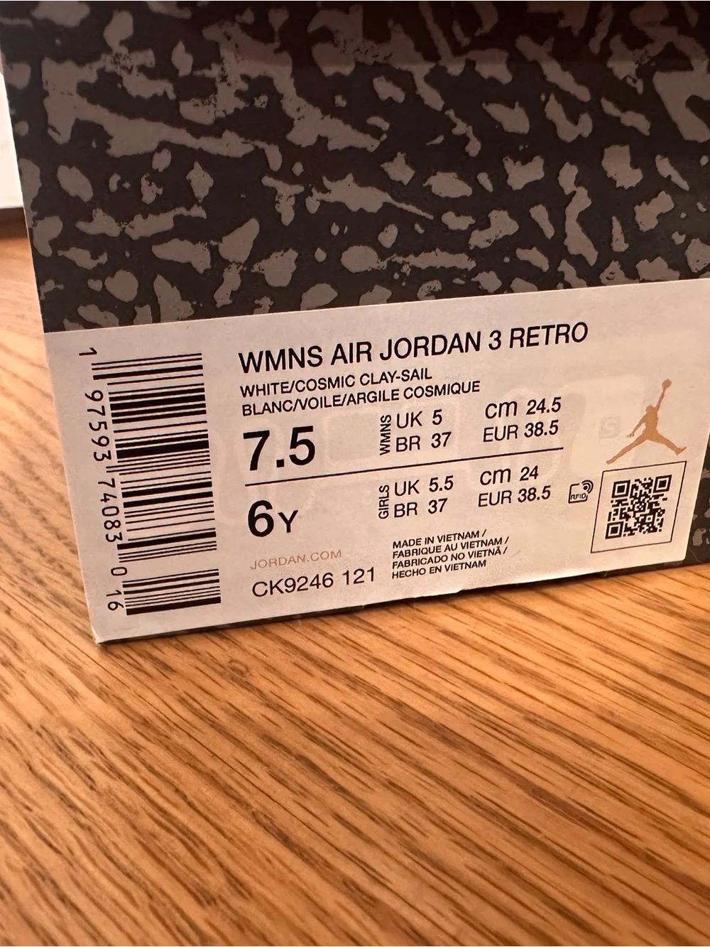 Women’s Jordan Air Jordan 3 Retro Georgia Peach